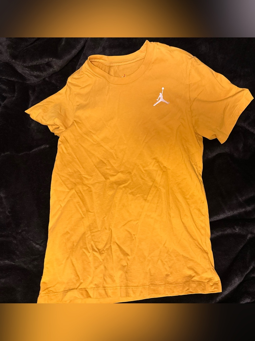 Jordan Gold / Yellow T-Shirt Men's SMALL